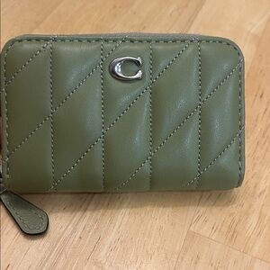 Coach Small Zip Around Card Case with Pillow Quilting
